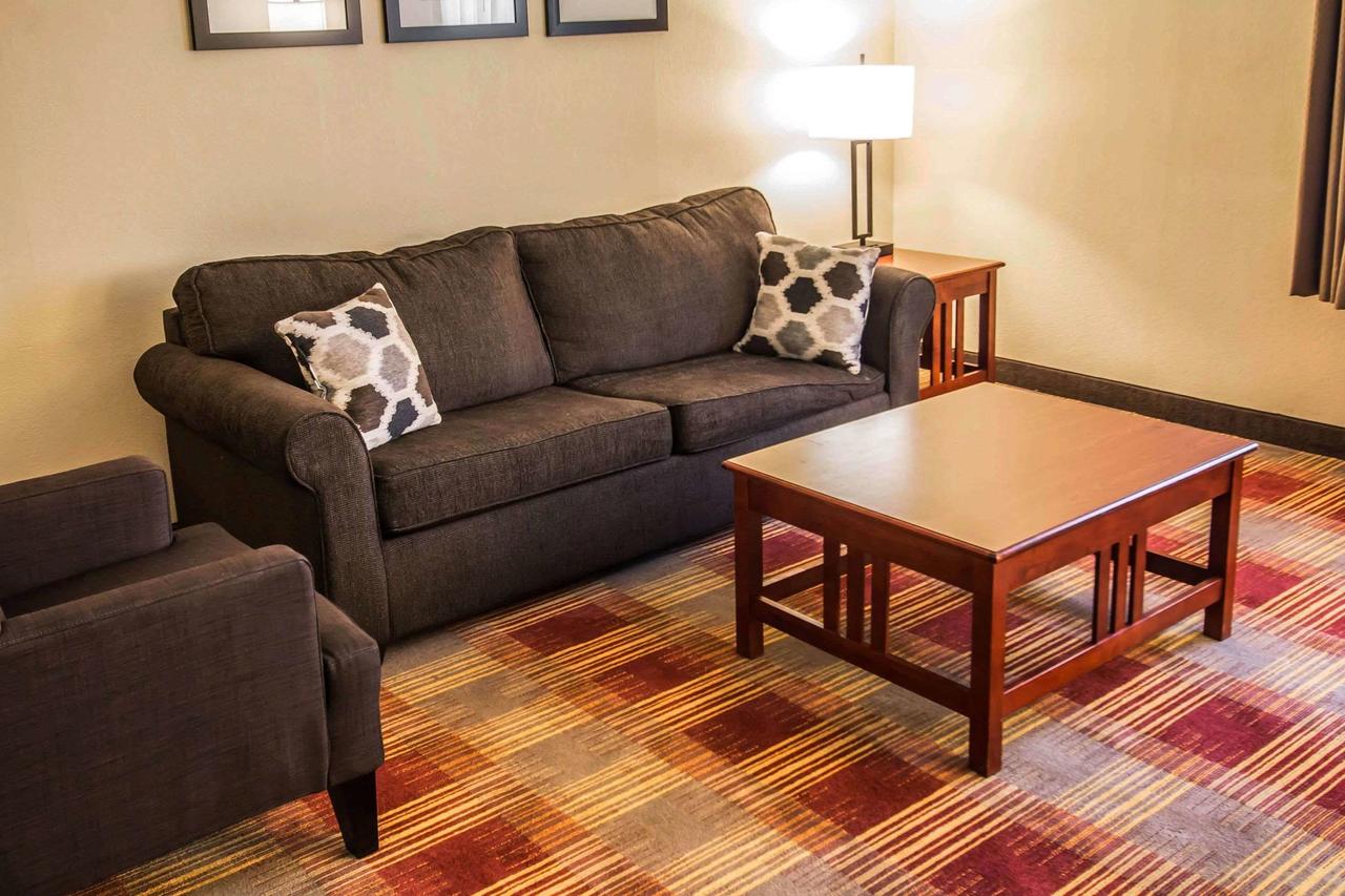 Clarion Inn & Suites Savannah Midtown - thumb 5