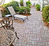 DeSoto Beach Gardens - Accommodation Michigan