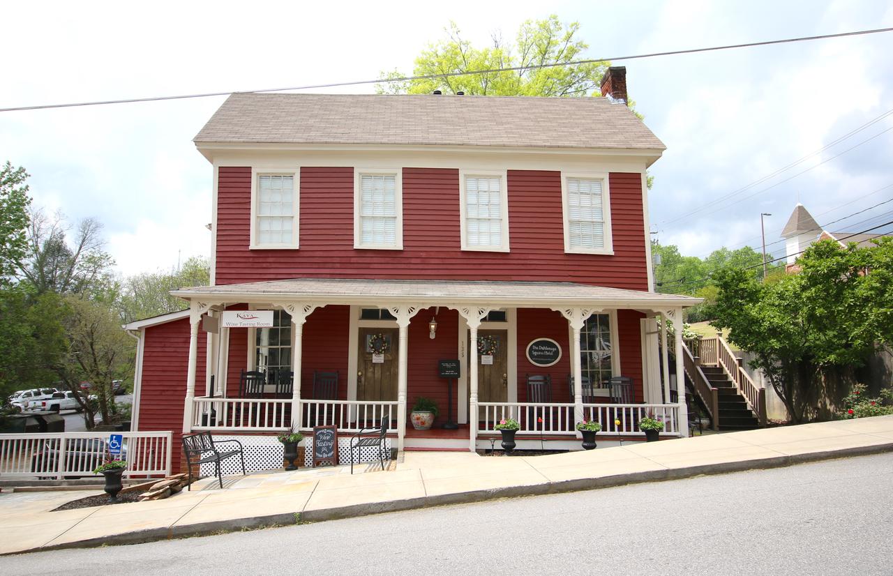 The Dahlonega Square Hotel & Villas - thumb 25