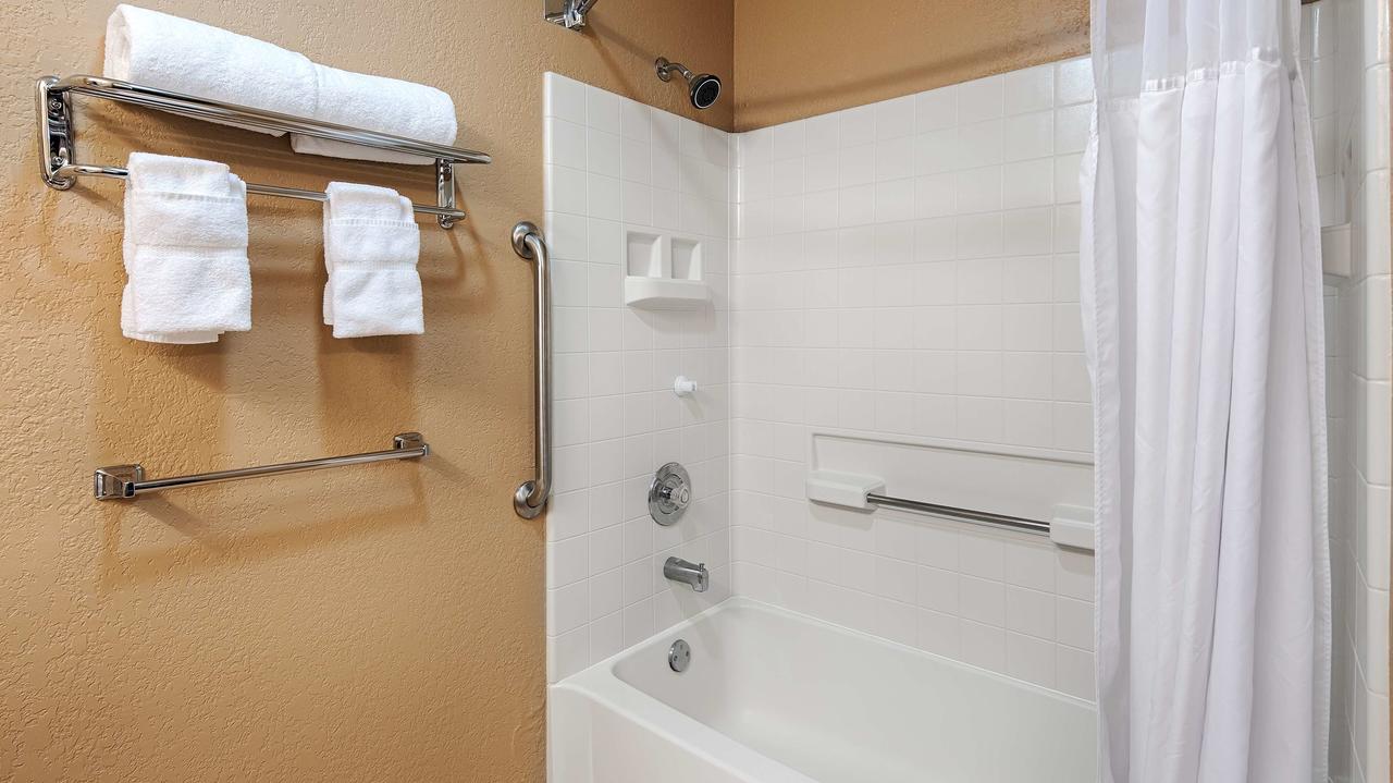 Best Western Plus Antioch Hotel & Suites - thumb 8