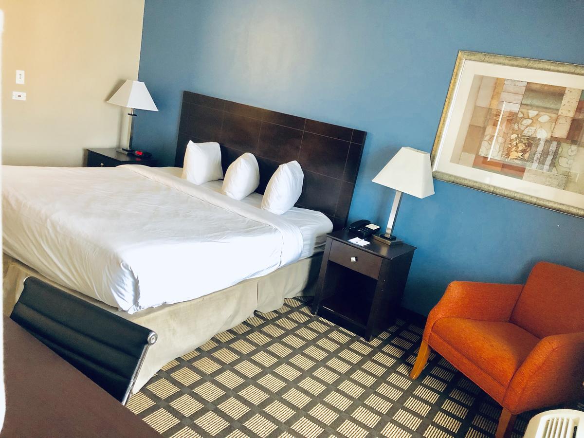 Baymont By Wyndham Gurnee - thumb 25