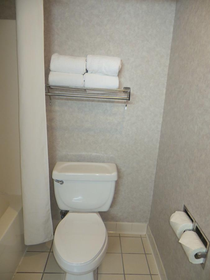 Baymont By Wyndham Gurnee - thumb 40