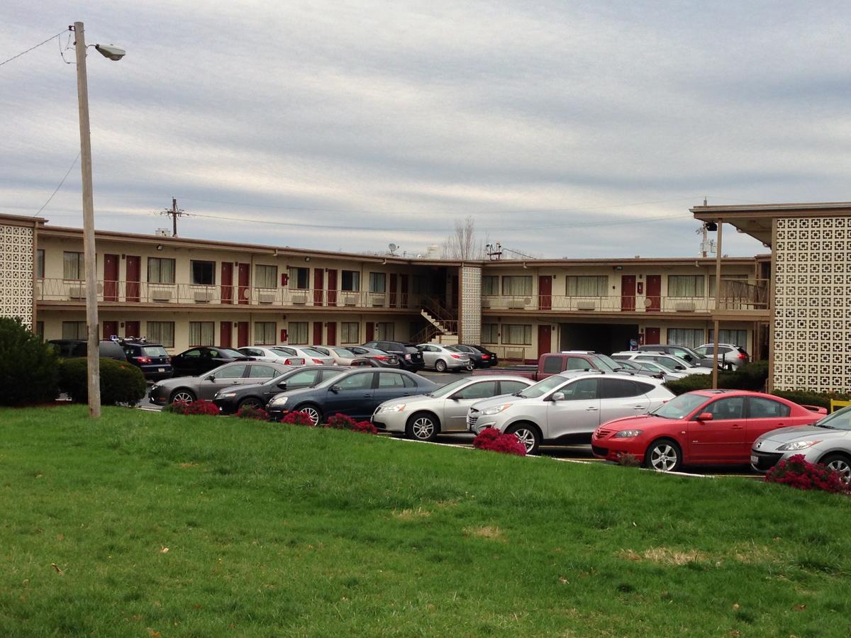Campus Inn - thumb 1