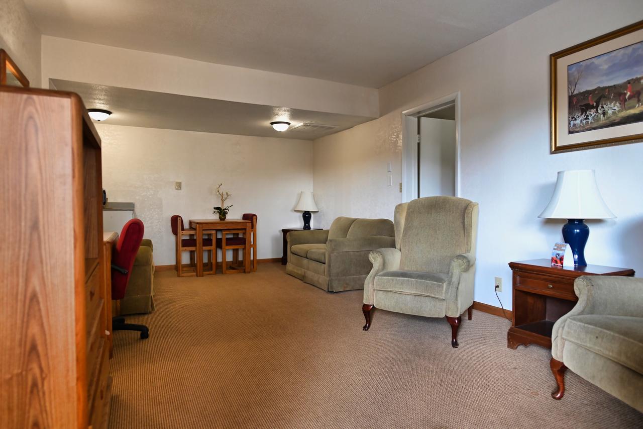 Campus Inn - thumb 3