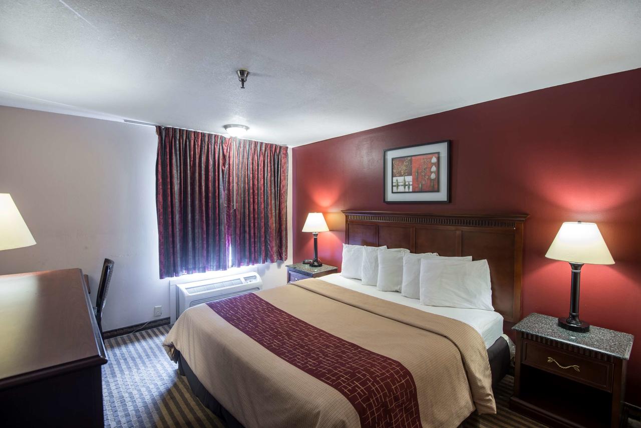 Red Roof Inn Fort Wayne - thumb 17