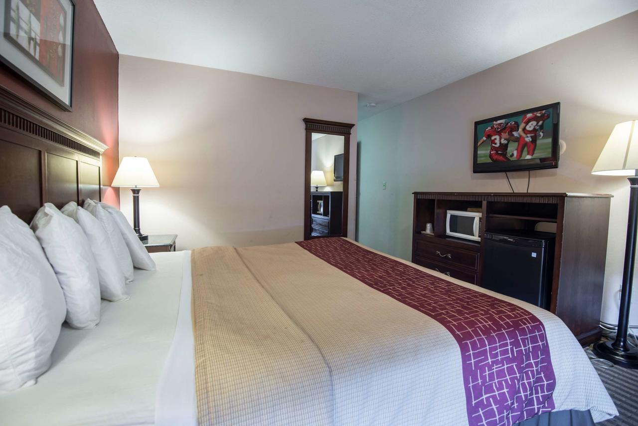 Red Roof Inn Fort Wayne - thumb 5