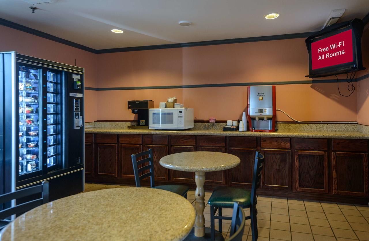 Red Roof Inn Fort Wayne - thumb 15