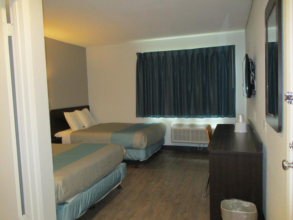 Motel 6 Fort Wayne - thumb 17