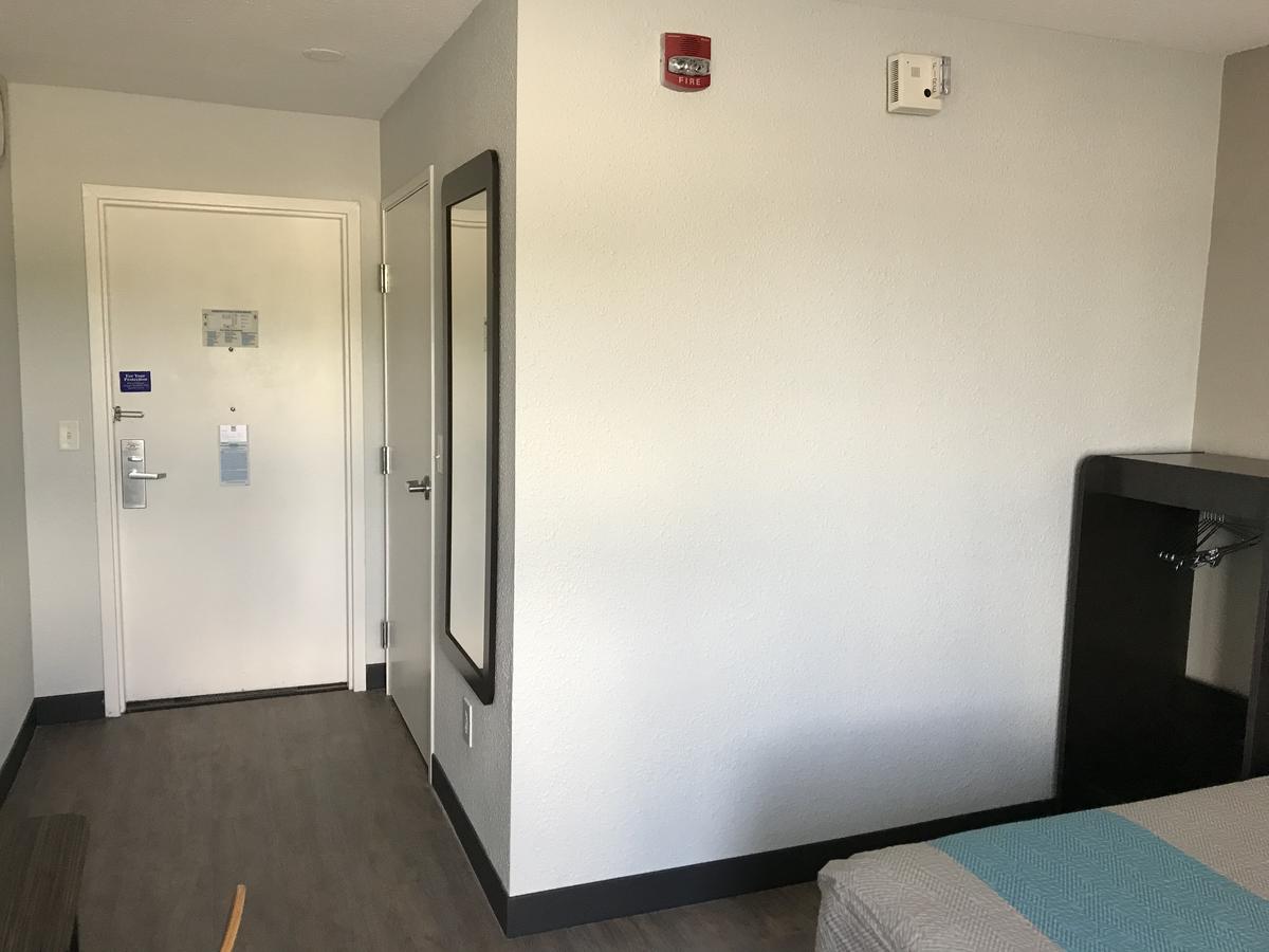 Motel 6 Fort Wayne - thumb 31