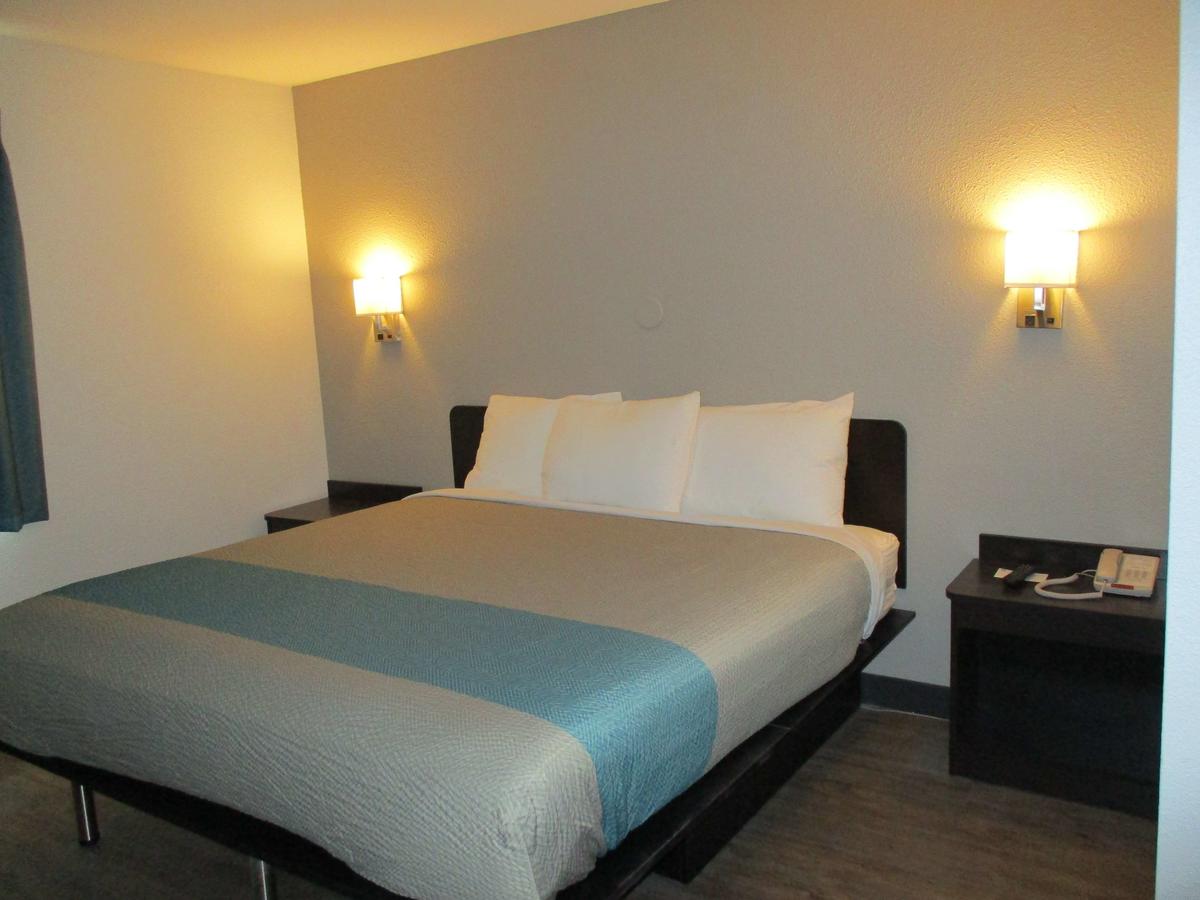 Motel 6 Fort Wayne - thumb 10