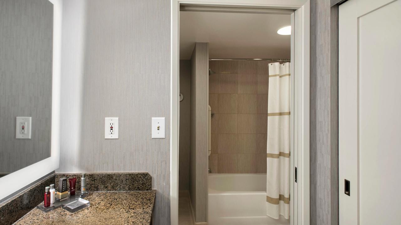 Bethesda Marriott Suites - thumb 11