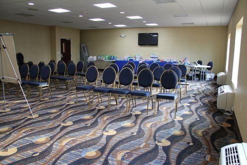 Holiday Inn Express Niles - thumb 22