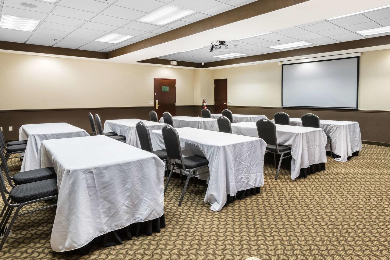 Comfort Inn & Suites Allen Park/Dearborn - thumb 32