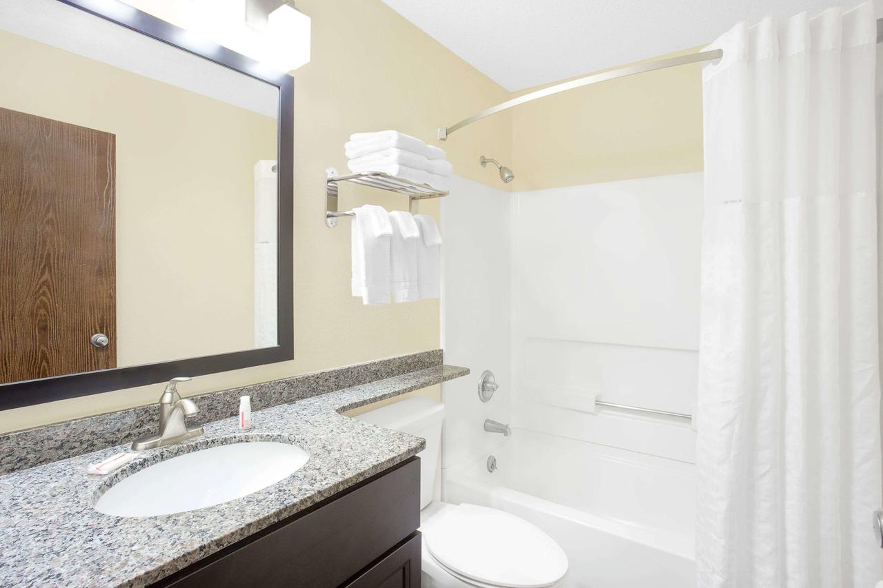 Baymont By Wyndham Holland - thumb 22