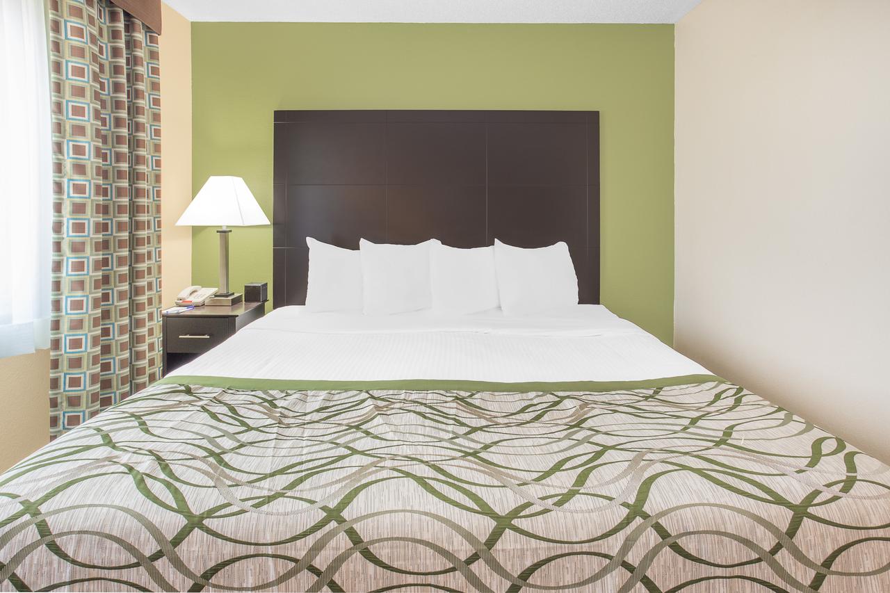 Baymont By Wyndham Holland - thumb 11