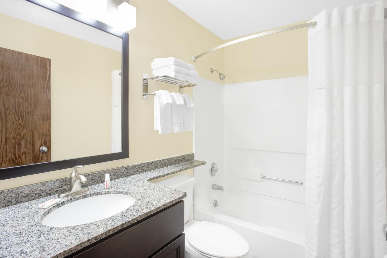 Baymont By Wyndham Holland - thumb 8