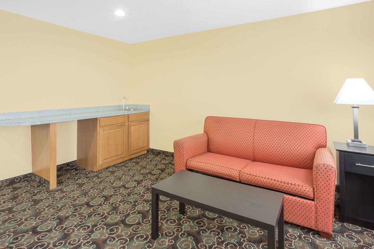 Baymont By Wyndham Holland - thumb 26