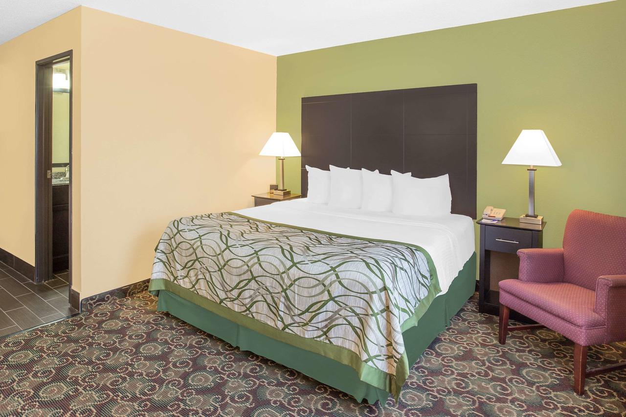 Baymont By Wyndham Holland - thumb 24