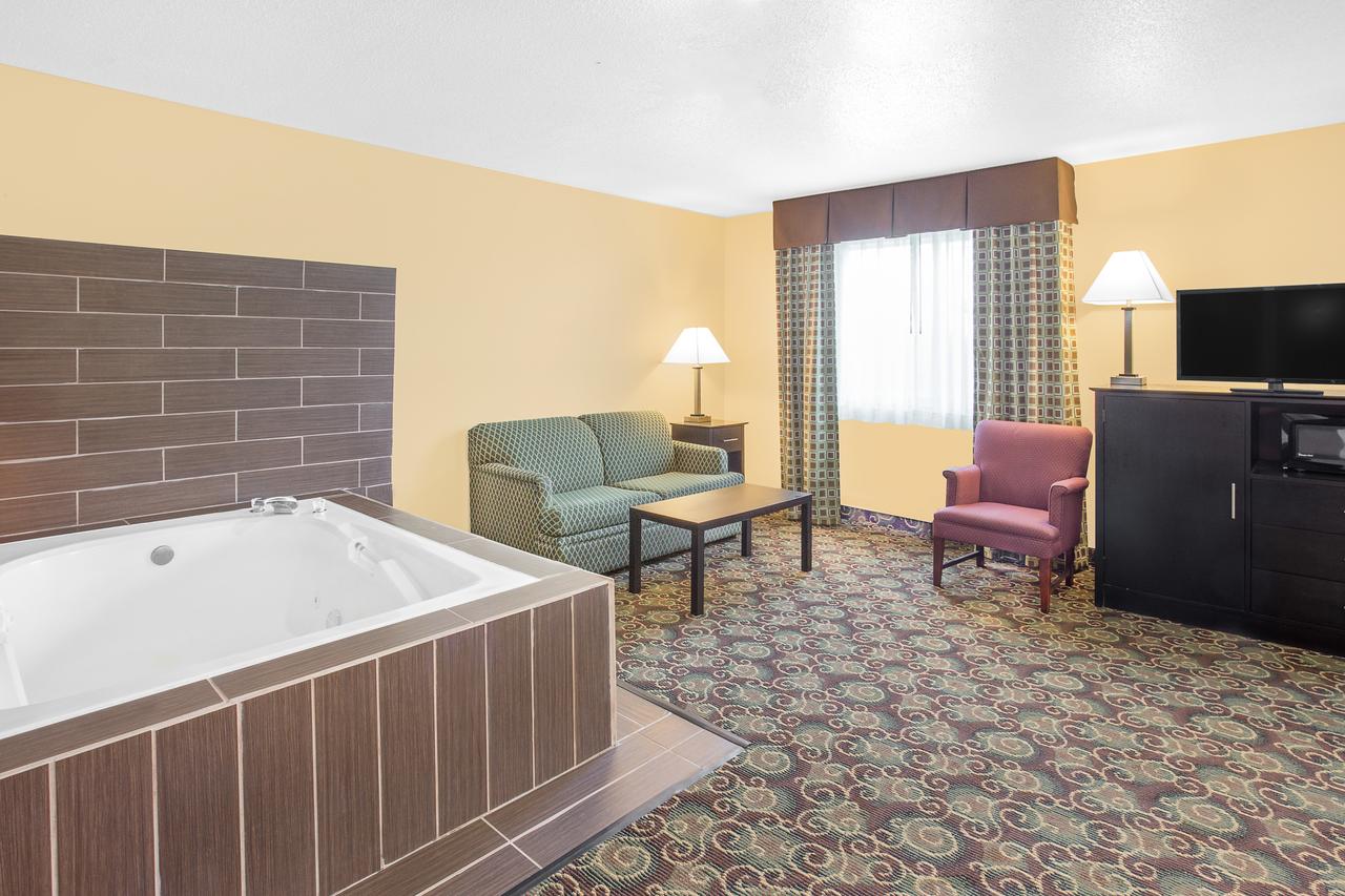 Baymont By Wyndham Holland - thumb 12