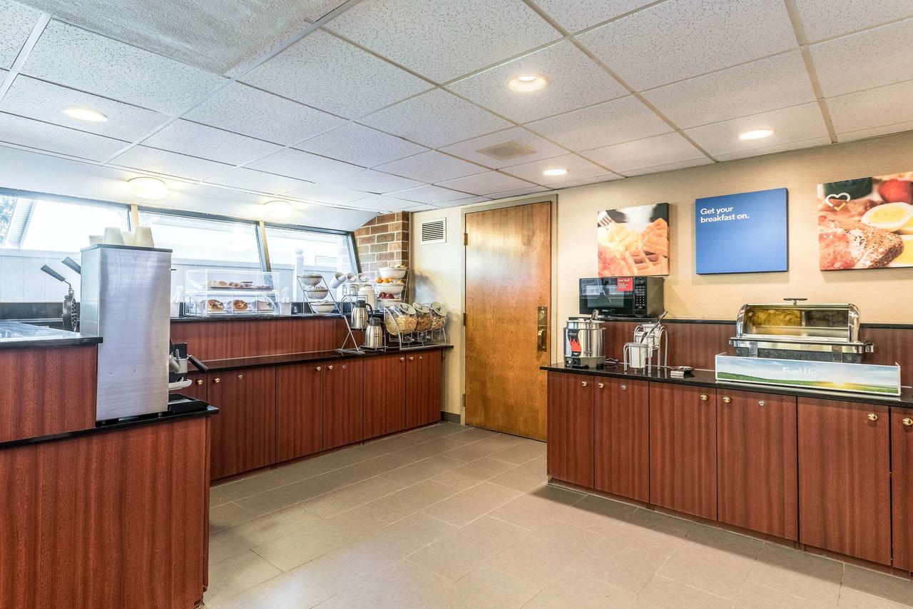 Comfort Inn Lansing - thumb 21