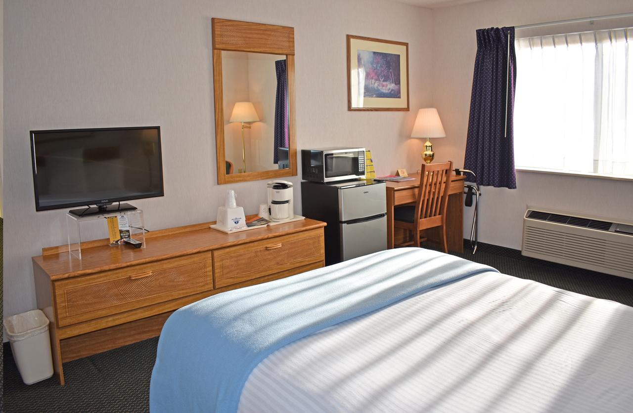 Americas Best Value Inn & Suites - Tahquamenon Country - thumb 0