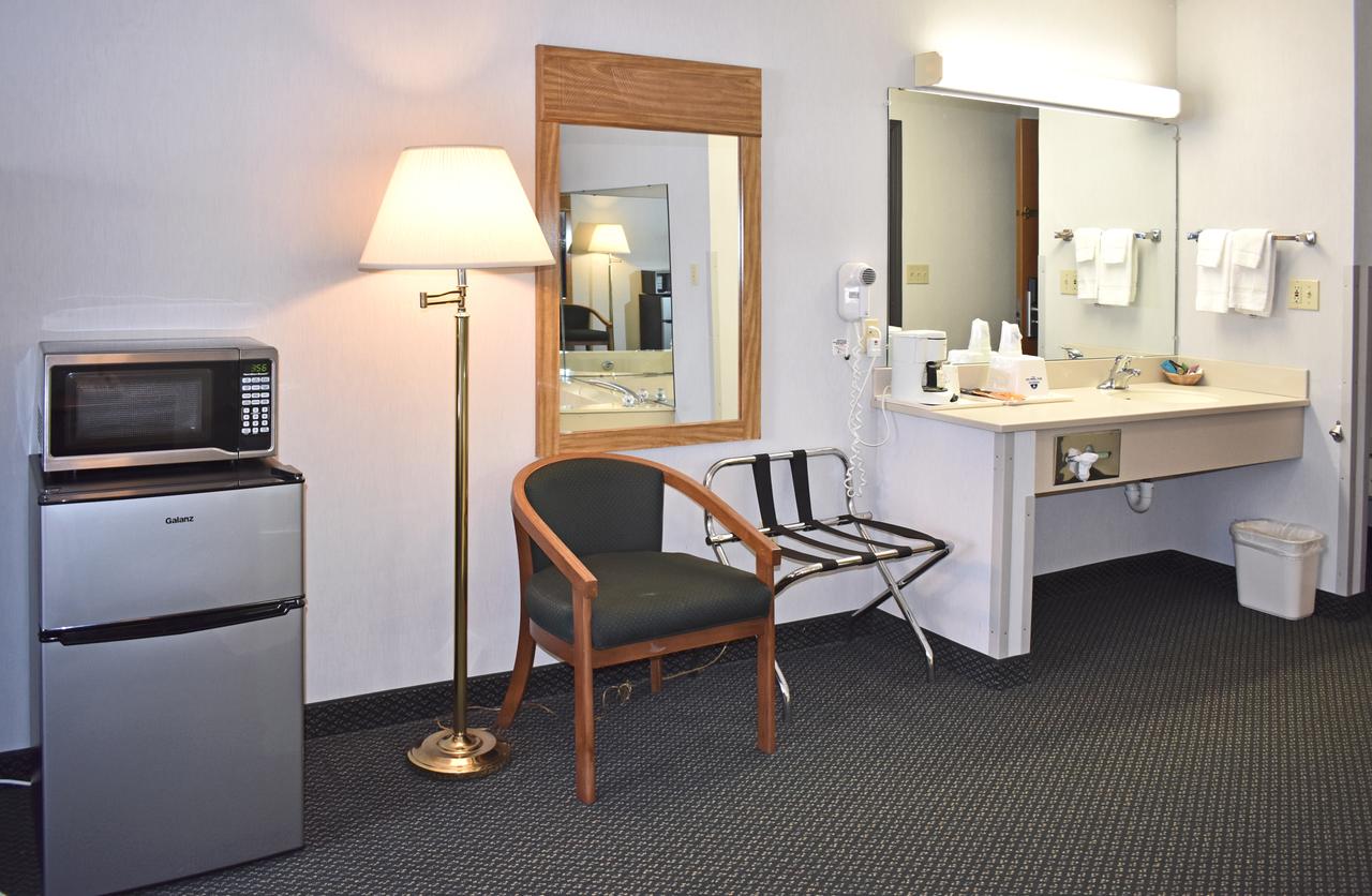 Americas Best Value Inn & Suites - Tahquamenon Country - thumb 5