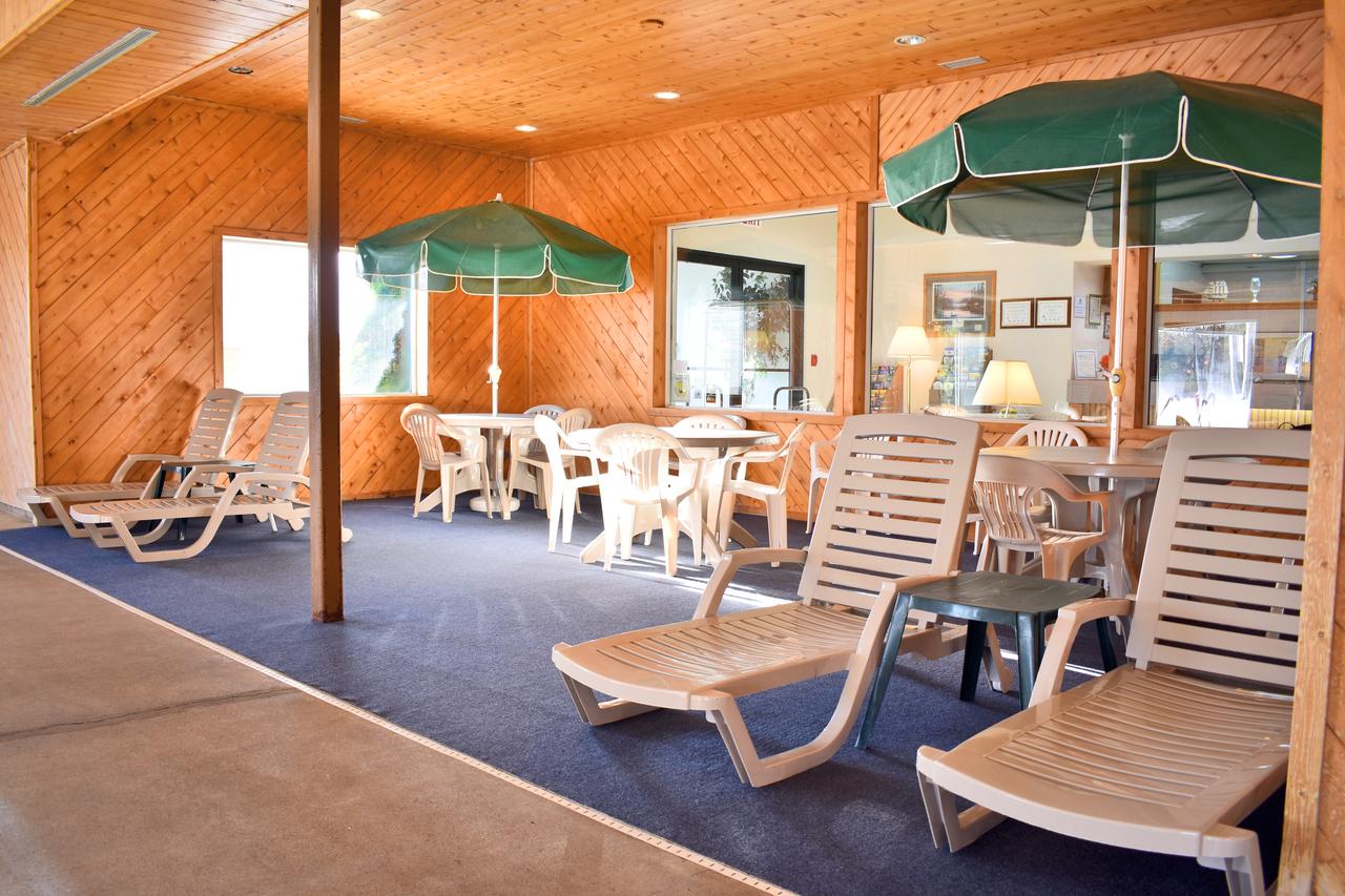 Americas Best Value Inn & Suites - Tahquamenon Country - thumb 29