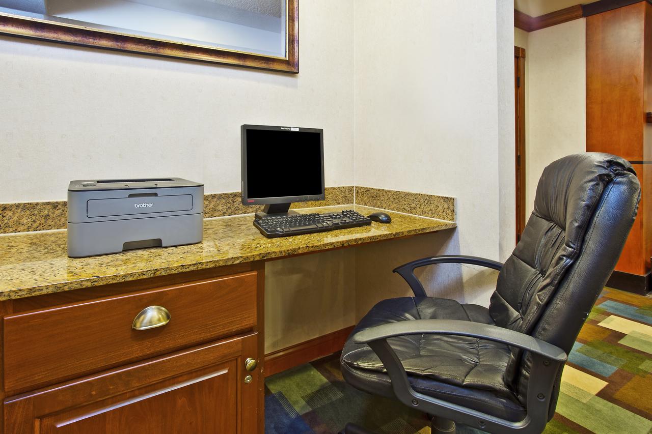 Holiday Inn Express Hotel & Suites East Lansing - thumb 20