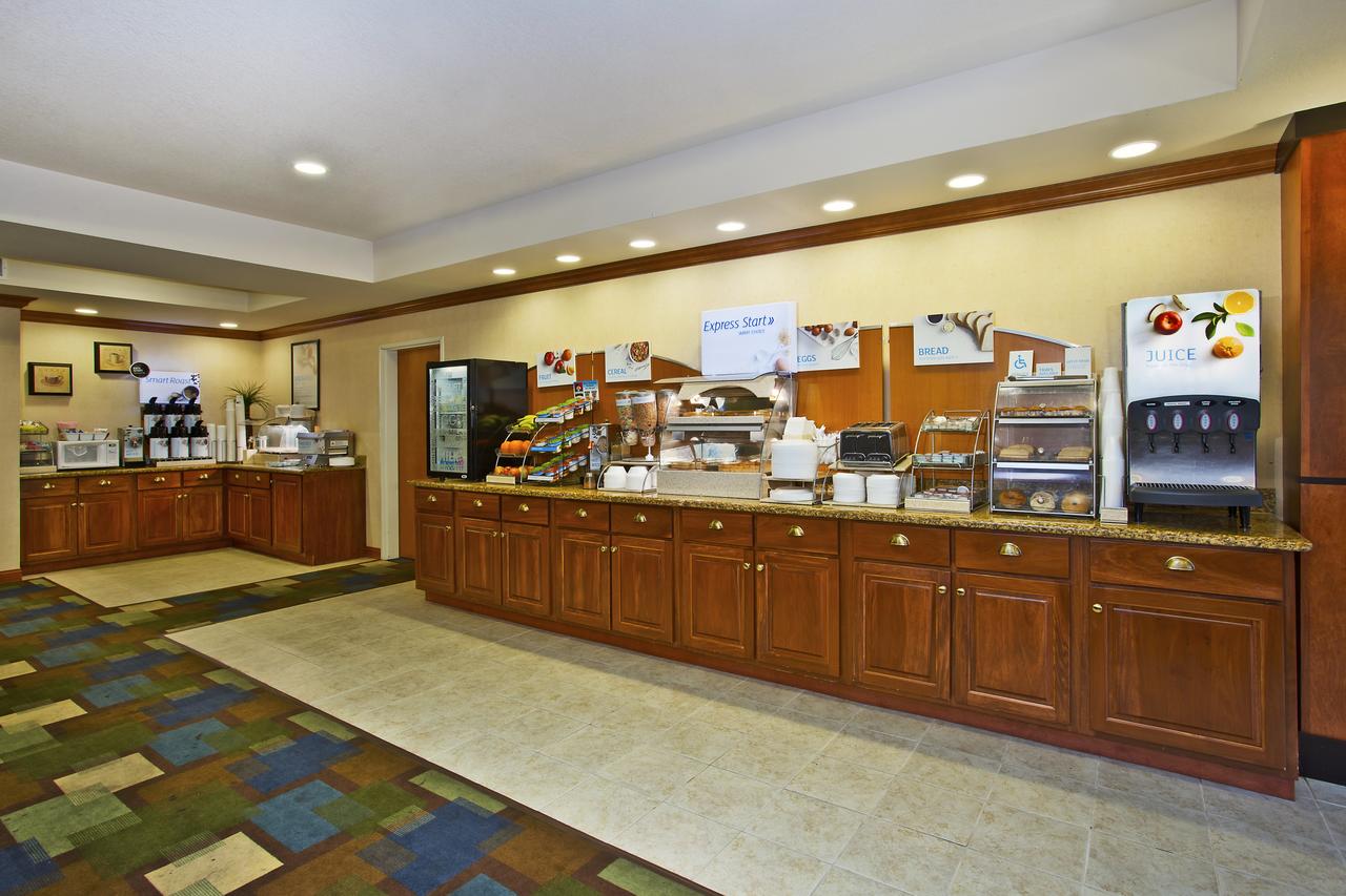 Holiday Inn Express Hotel & Suites East Lansing - thumb 21