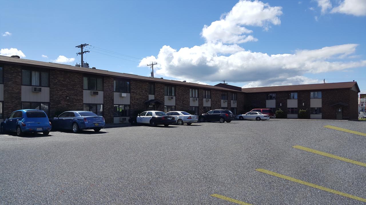 Country Hearth Inn-Iron Mountain - thumb 1