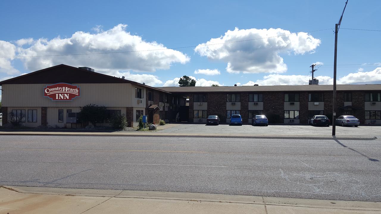 Country Hearth Inn-Iron Mountain - thumb 0