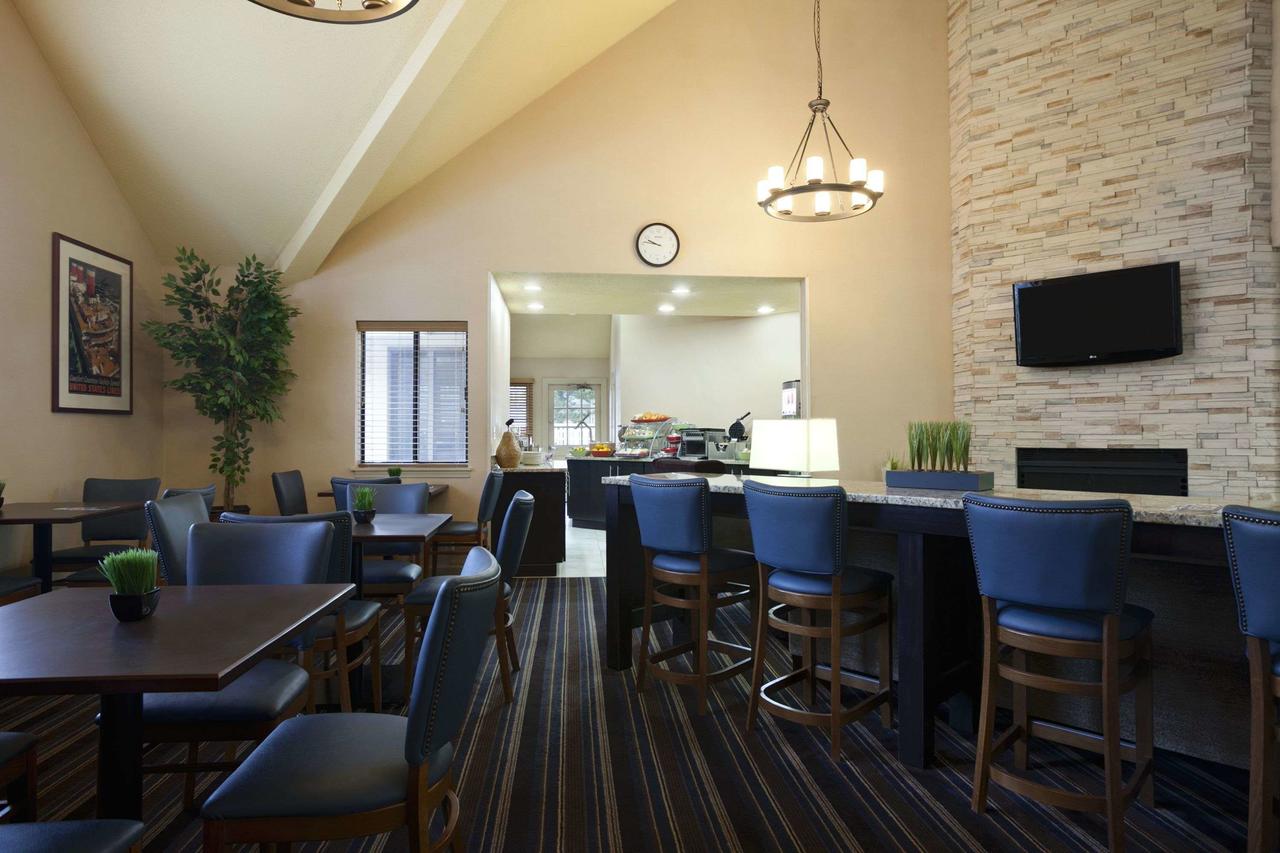 Hawthorn Suites Of Troy - thumb 36