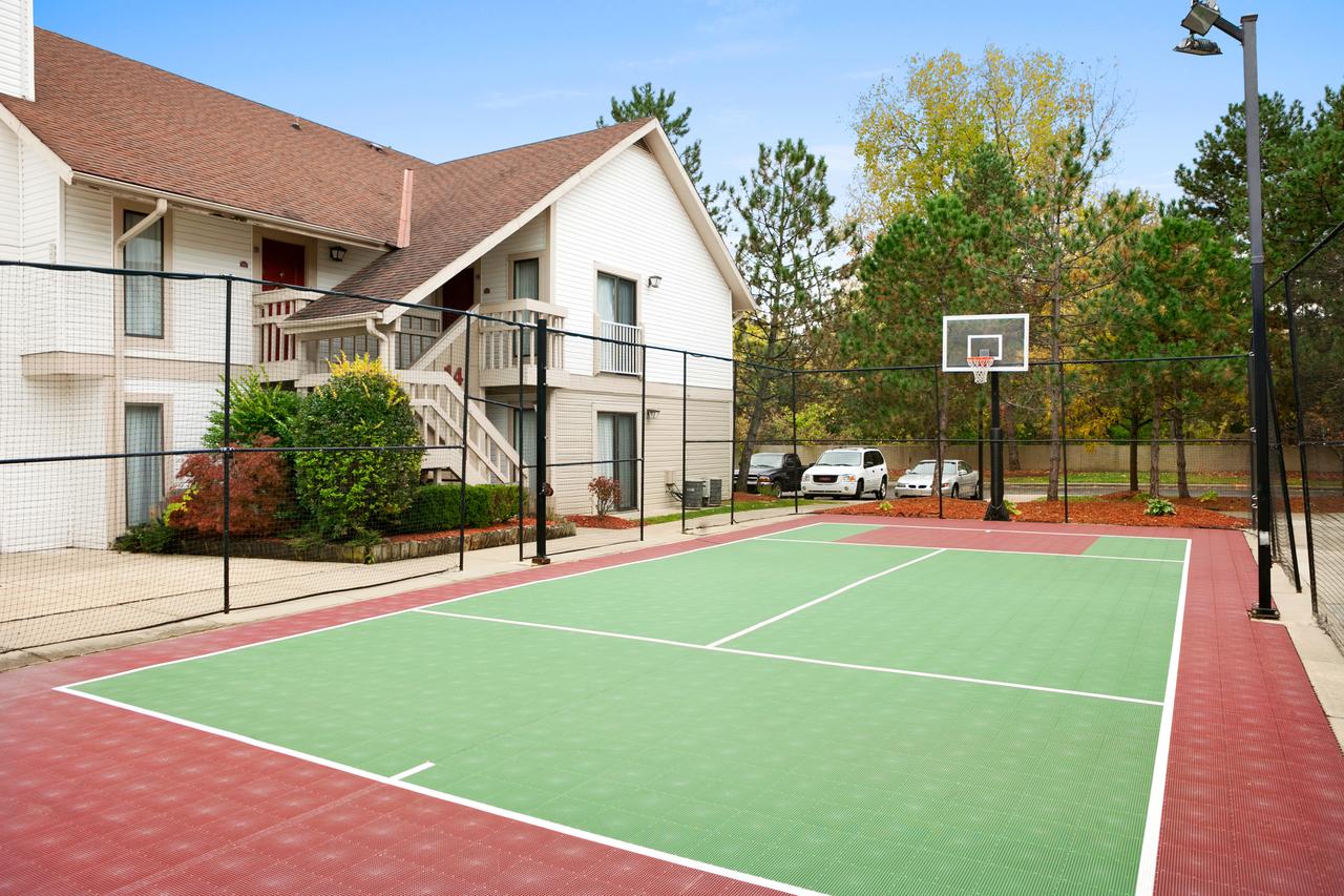 Hawthorn Suites Of Troy - thumb 22