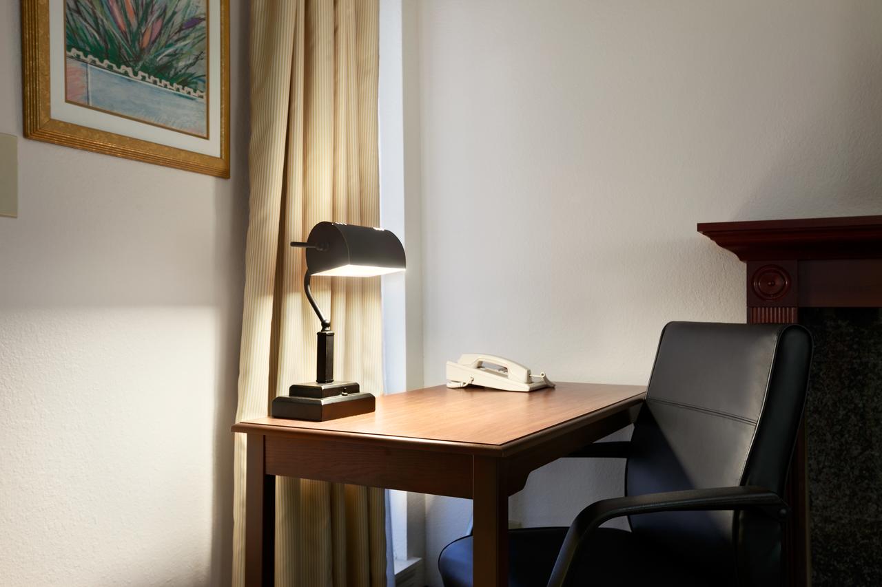 Hawthorn Suites Of Troy - thumb 21