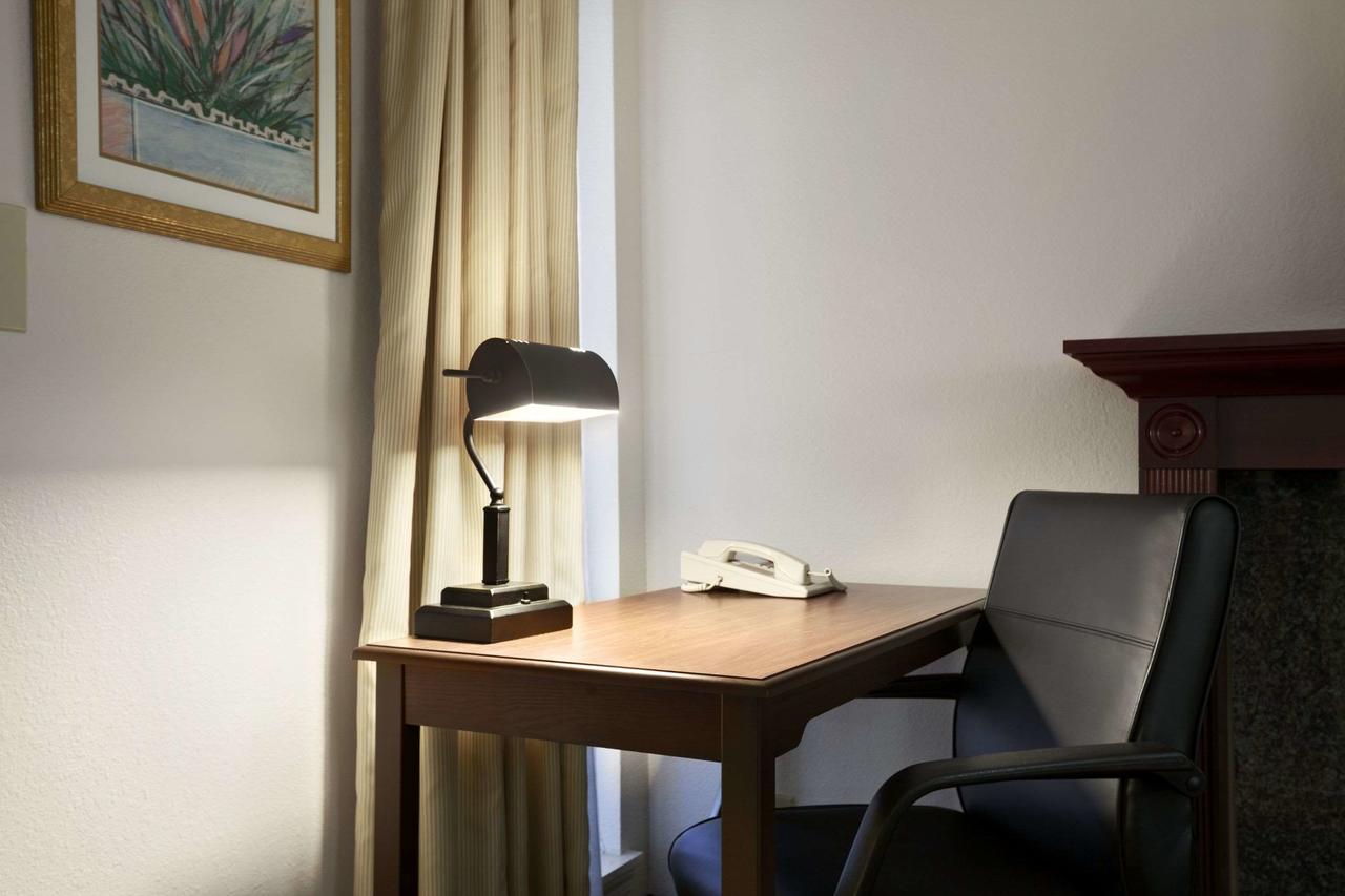 Hawthorn Suites Of Troy - thumb 38