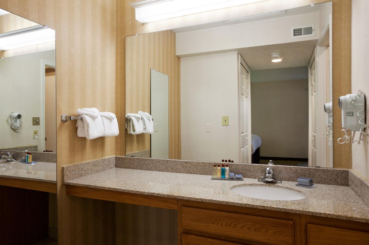 Hawthorn Suites Of Troy - thumb 16