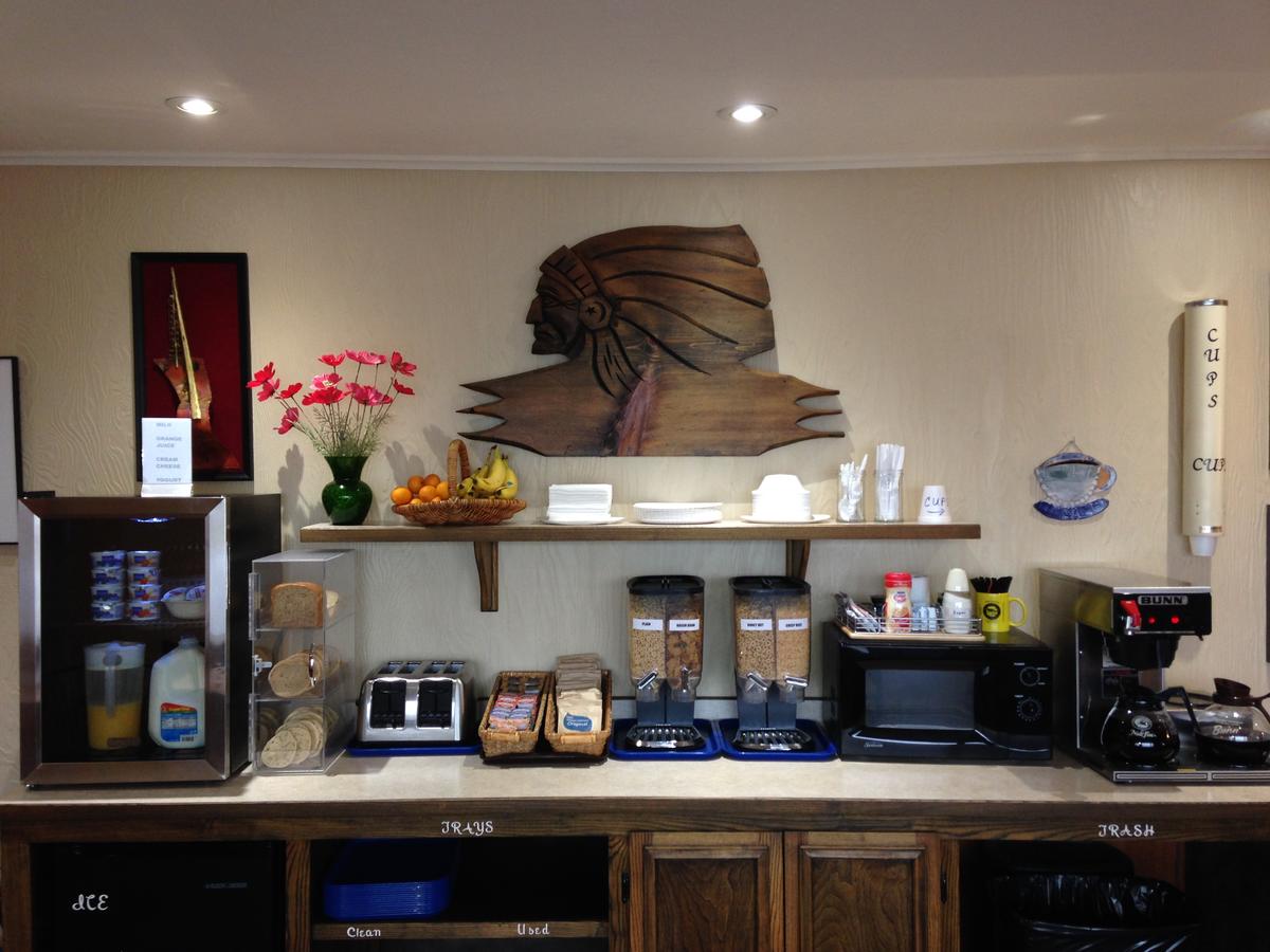 Indianhead Motel - thumb 2