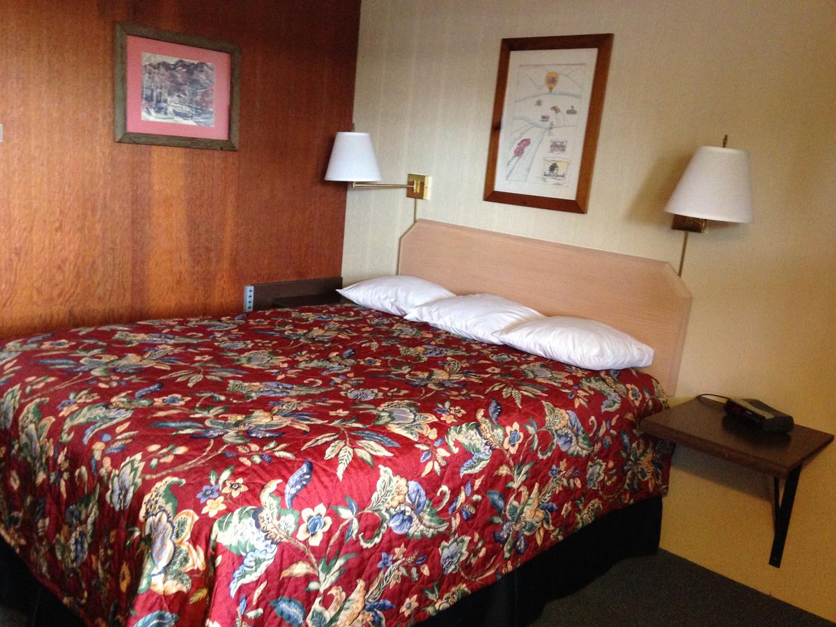 Indianhead Motel - thumb 6