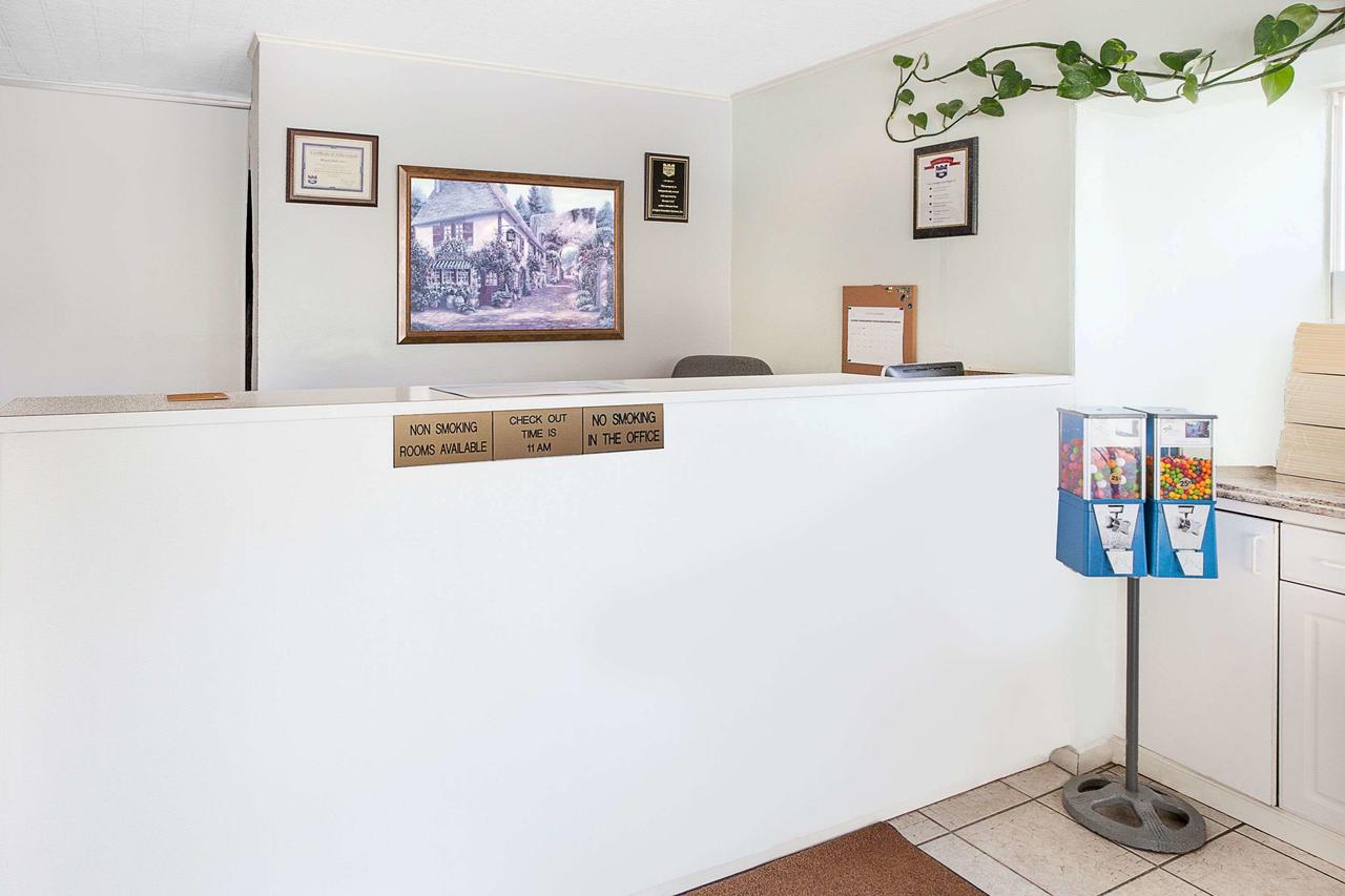 Knights Inn Kalamazoo - thumb 19