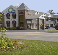 Days Inn by Wyndham Mackinaw City - Lakeview - Accommodation Michigan