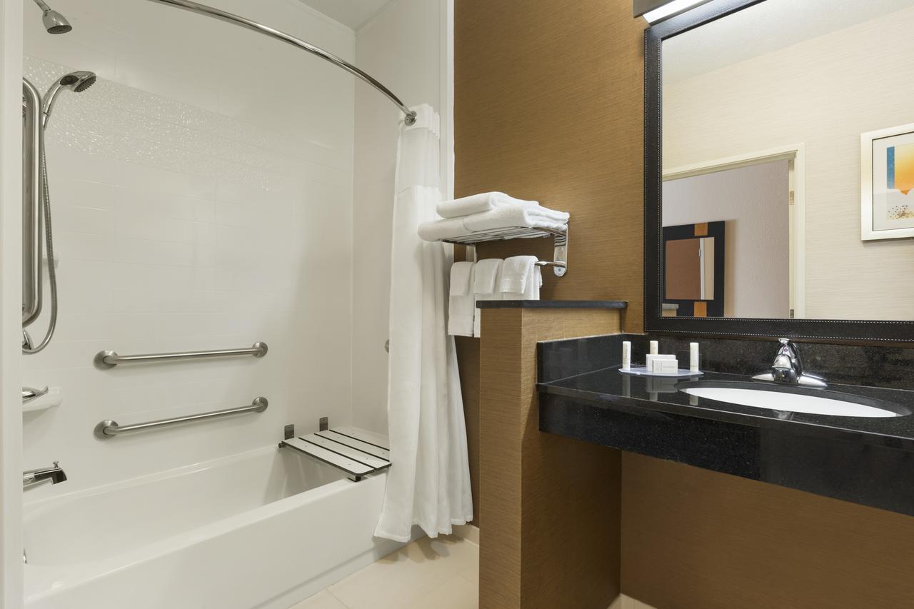 Fairfield Inn & Suites Saginaw - thumb 23