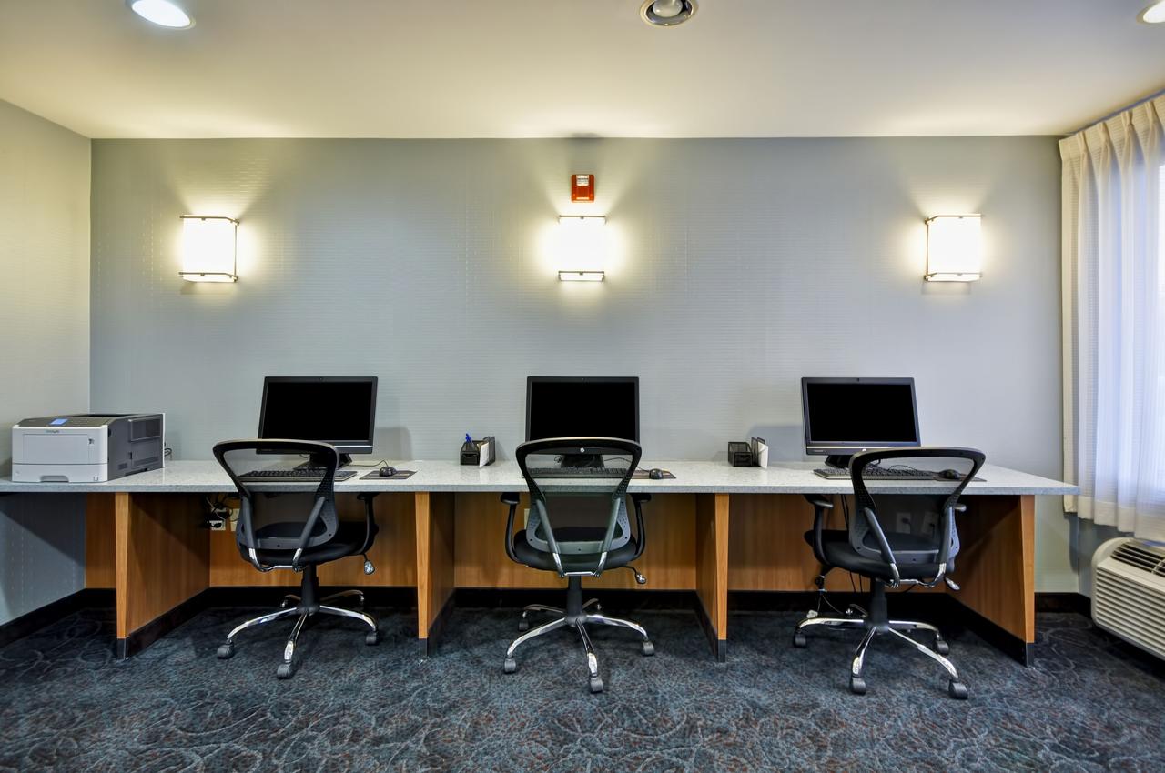 Holiday Inn Express Romulus / Detroit Airport - thumb 17