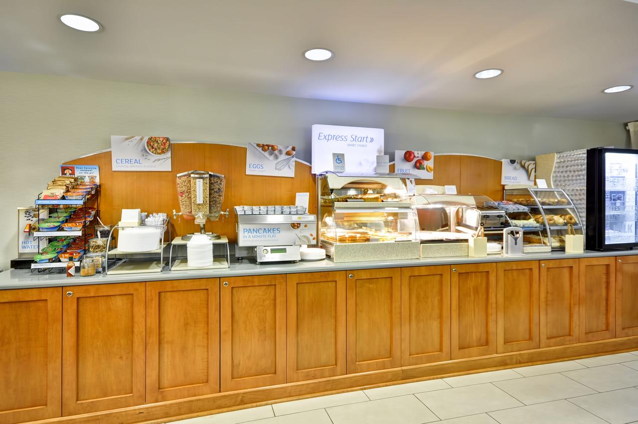 Holiday Inn Express Romulus / Detroit Airport - thumb 11