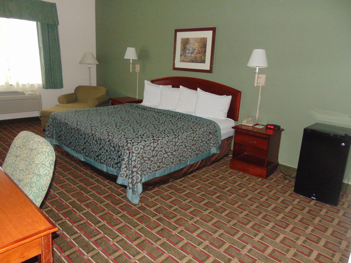 Days Inn By Wyndham Pentwater - thumb 13