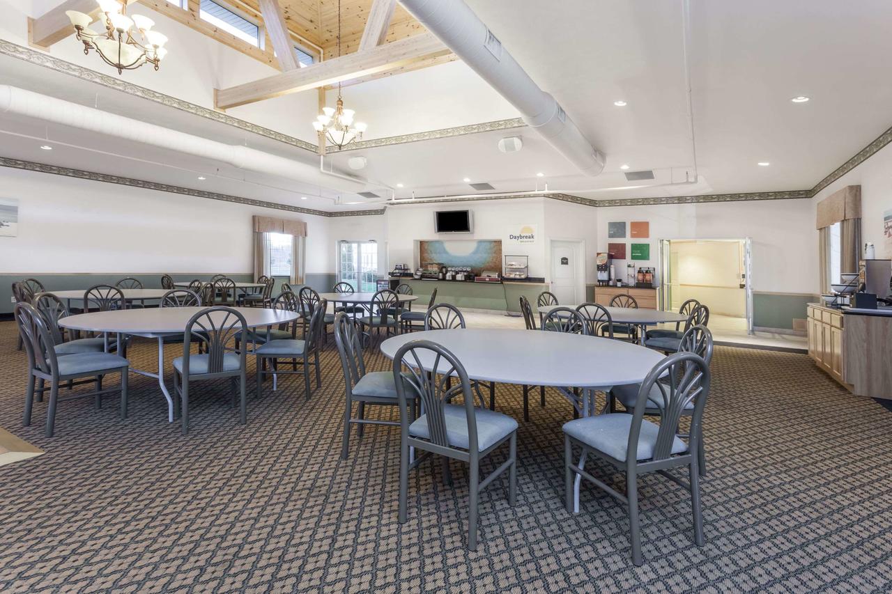 Days Inn By Wyndham Pentwater - thumb 21