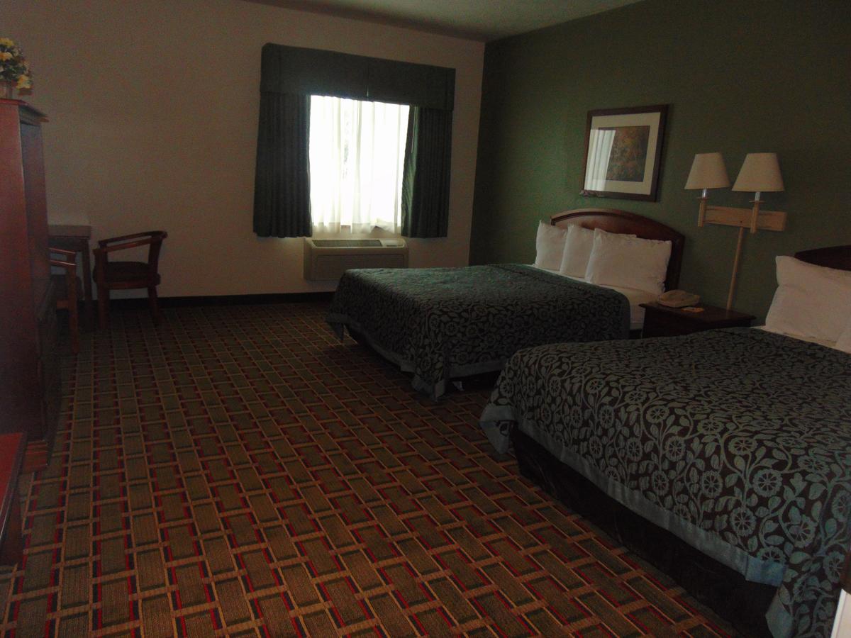 Days Inn By Wyndham Pentwater - thumb 5