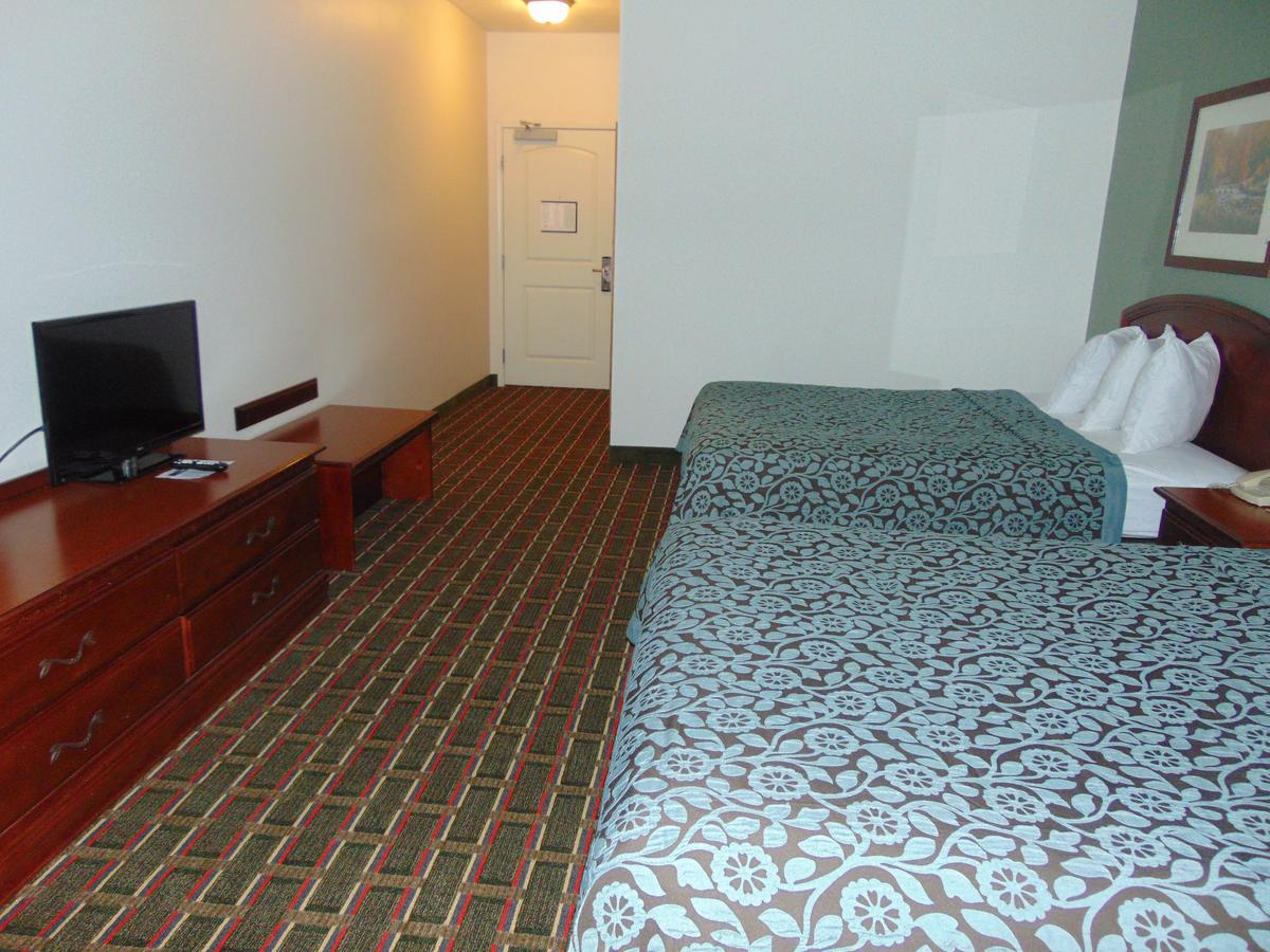 Days Inn By Wyndham Pentwater - thumb 6