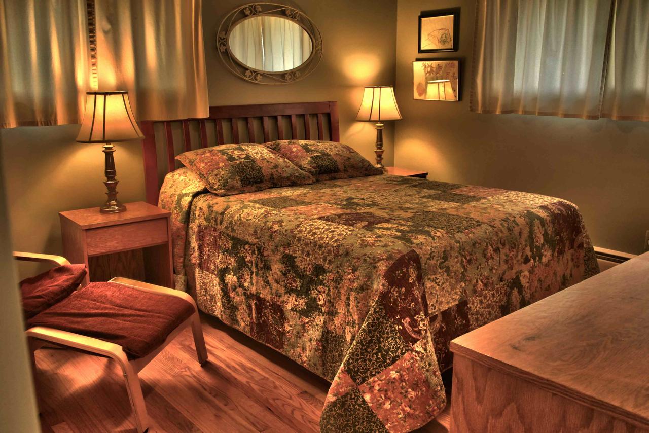 Geaux House! .75 Mile Walk To Big House. W/ BBall Court - thumb 5