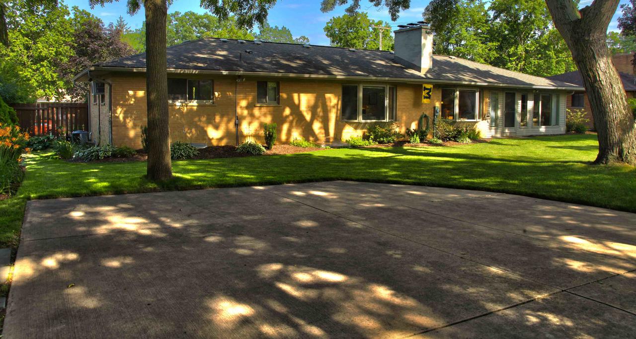 Geaux House! .75 Mile Walk To Big House. W/ BBall Court - thumb 16