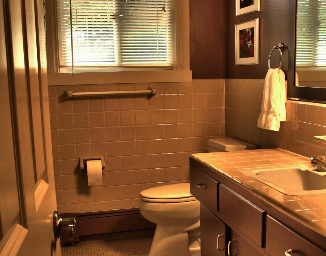 Geaux House! .75 Mile Walk To Big House. W/ BBall Court - thumb 7